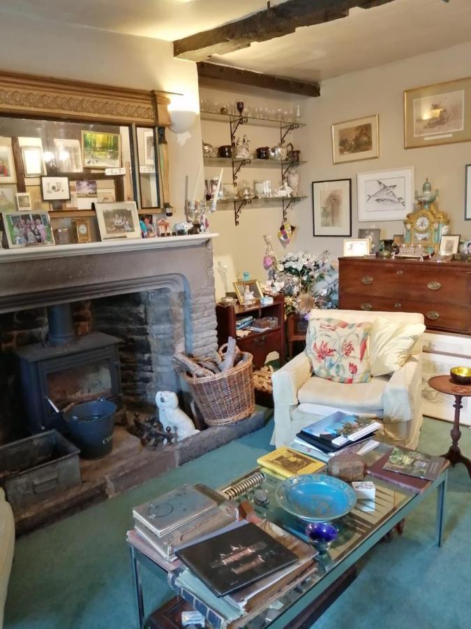 The Old Rectory Bed & Breakfast アバーガベニー エクステリア 写真